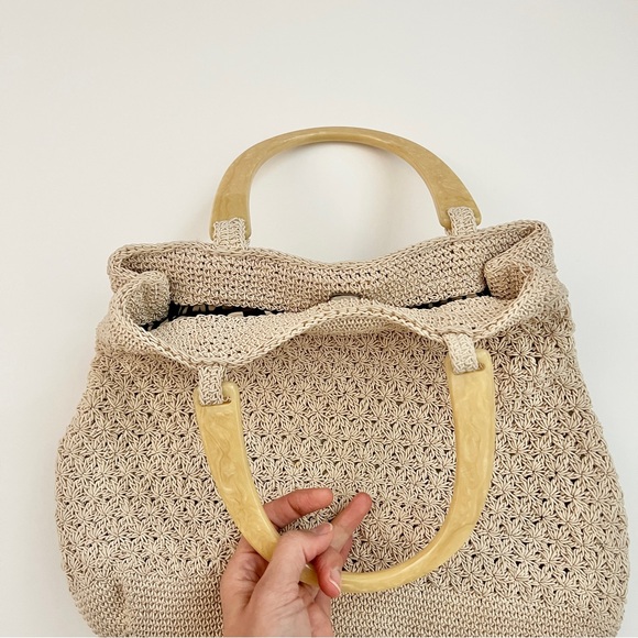 Vintage white cream crochet handbag summer vacation beach purse acetate handles - Picture 7 of 14